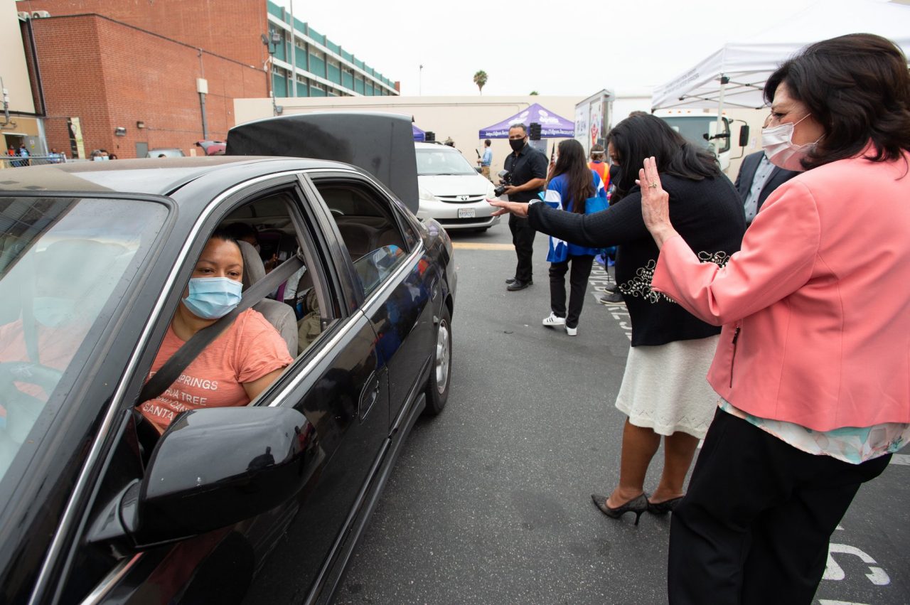 L.A. County Supervisor Hilda L. Solis joined Department of Public Social Services (DPSS) Director Antonia Jiménez and DPSS Toy Loan Program staff for the annual Backpack & School Supply Giveaway.